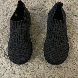 Woman’s Dark Grey Casual Walking Shoes Size 8